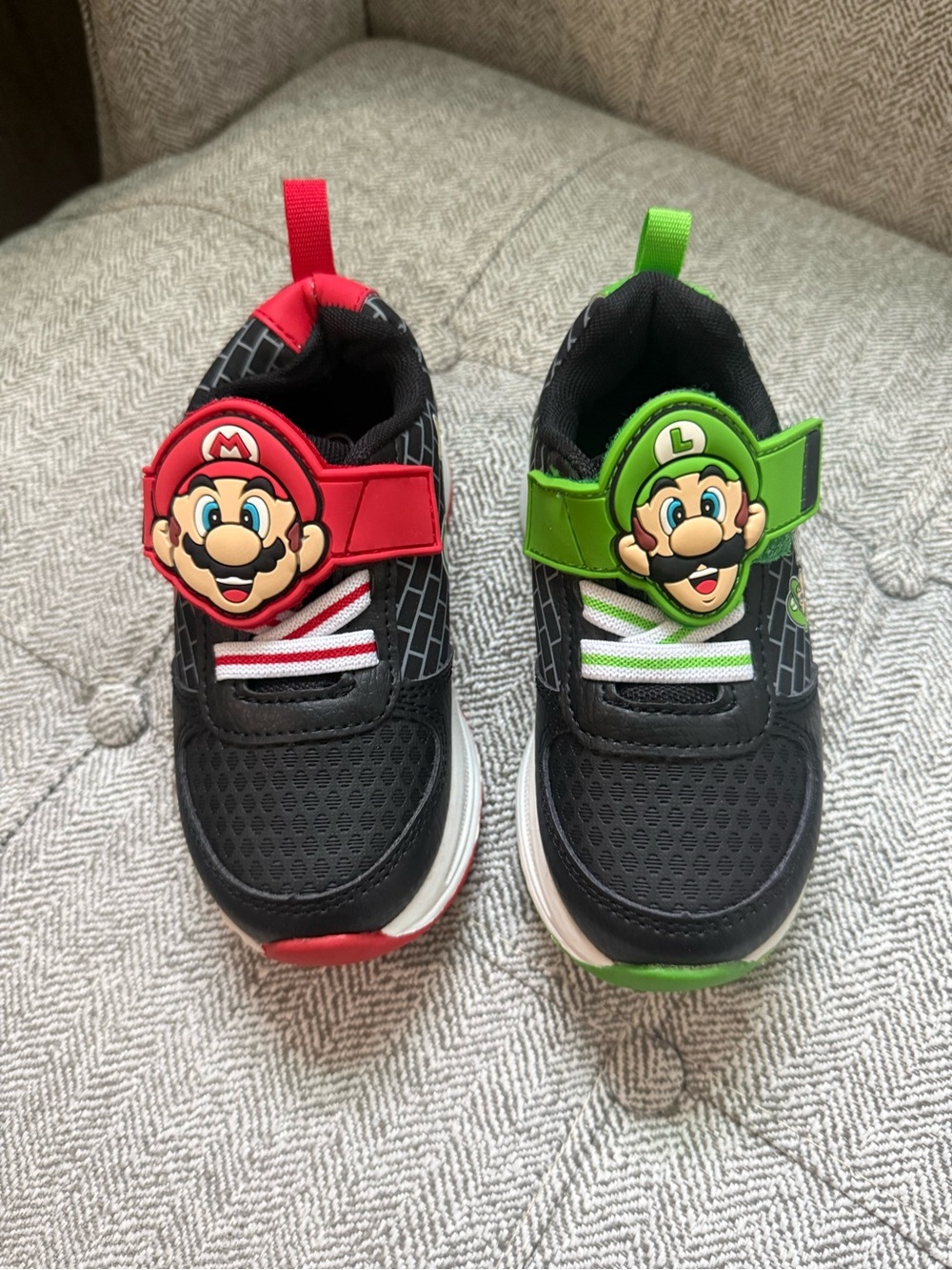 Mario & Luigi Light Up Nintendo Sneakers Shoes -Size 8 Toddler